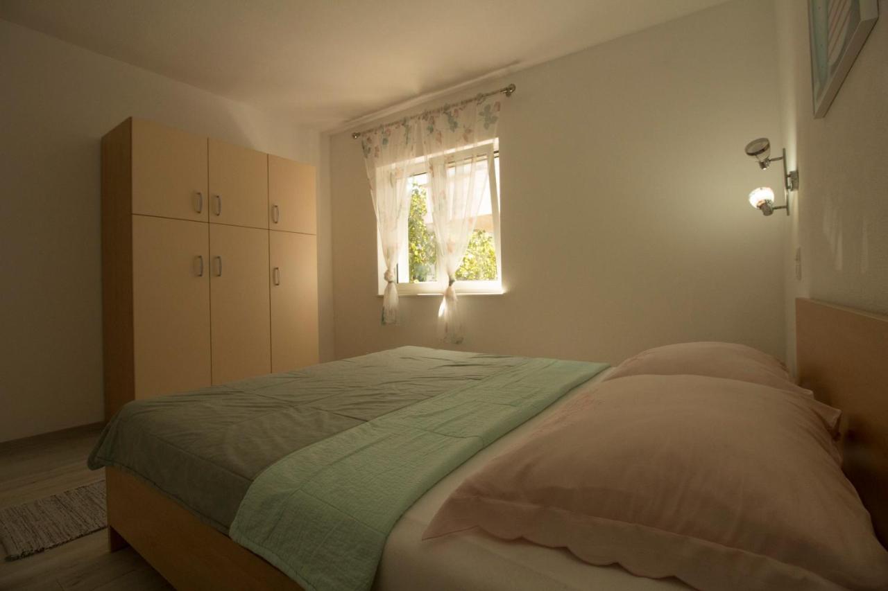 Apartmani Ana Juricev Vodice Exterior foto